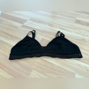 Alice and olivia black jersey and mesh bralette crop top